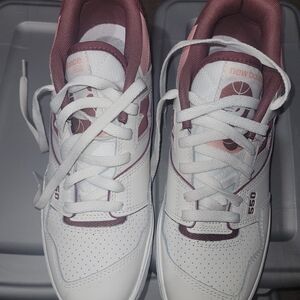 New Balance Women's 550 White and Burgundy Sneakers